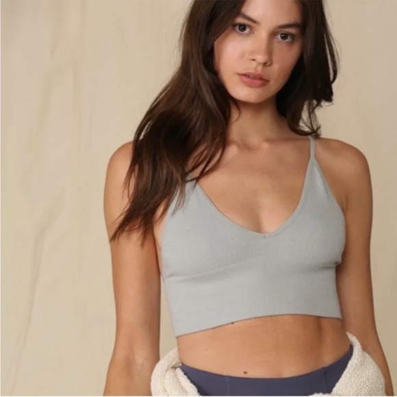 NWOT Free People Ali Low-Back Seamless Bra in Ice Grey (Silver). Size M/L (8-14) - Picture 2 of 6